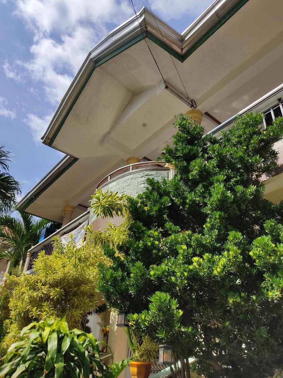 פוארטו גאלרה Riverside At Aninuan Accommodation And Food מראה חיצוני תמונה